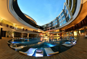  Hue Hotels and Resorts Boracay Managed by HII  Малай